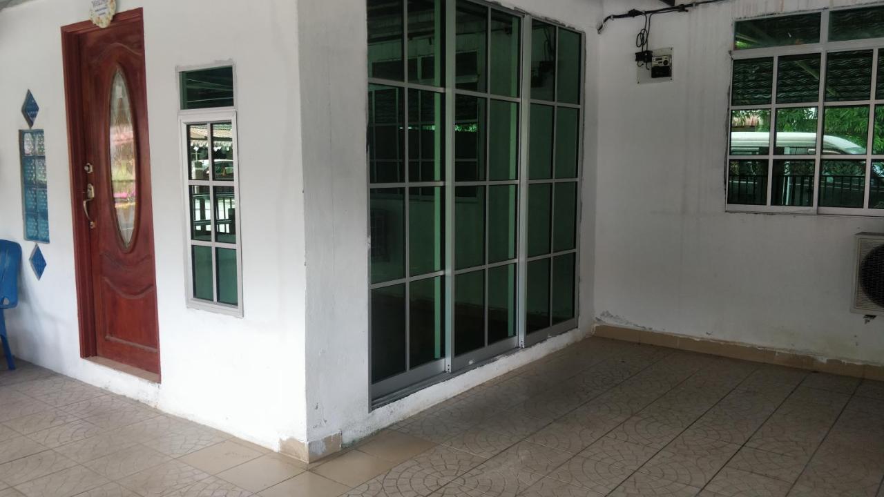 Homestay Budget Lenggong Kampong Ulu Jepai Екстер'єр фото