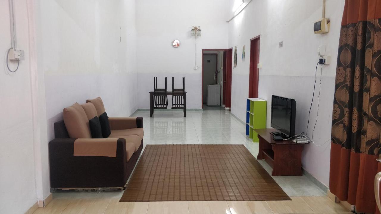 Homestay Budget Lenggong Kampong Ulu Jepai Екстер'єр фото